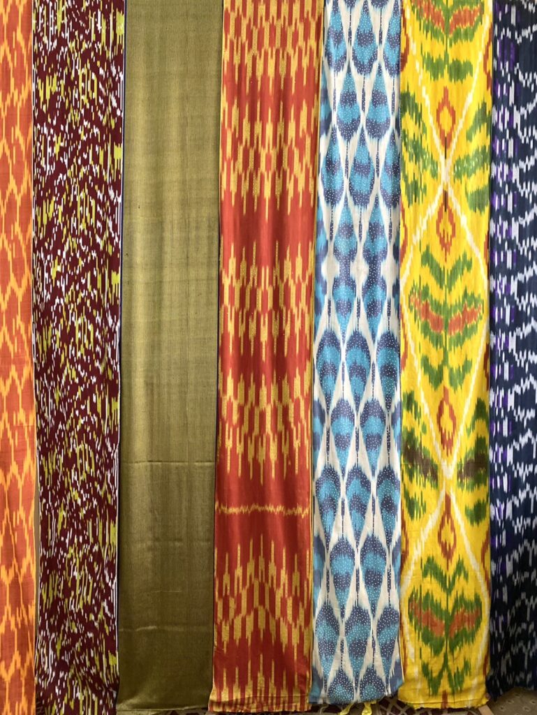 หลงเสน่ห์ ทาจิก เท็กซ์ไทล์ WoW! Tajik Textile